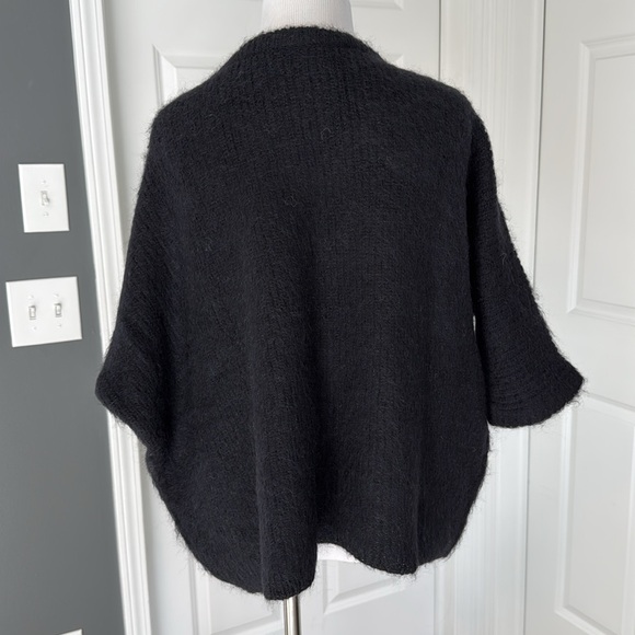 Happy Sheep v-neck sweater - Picture 3 of 6
